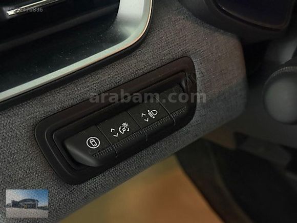 2025 Clio Evolution X-tronic 8.457 KM/ "%0,79 KREDİ"