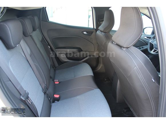 HATASIZ BOYASIZ 2024 MODEL CLİO 1.0 TCE EVOLUTİON OTOMATİK