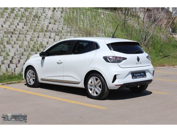 HATASIZ BOYASIZ 2024 MODEL CLİO 1.0 TCE EVOLUTİON OTOMATİK