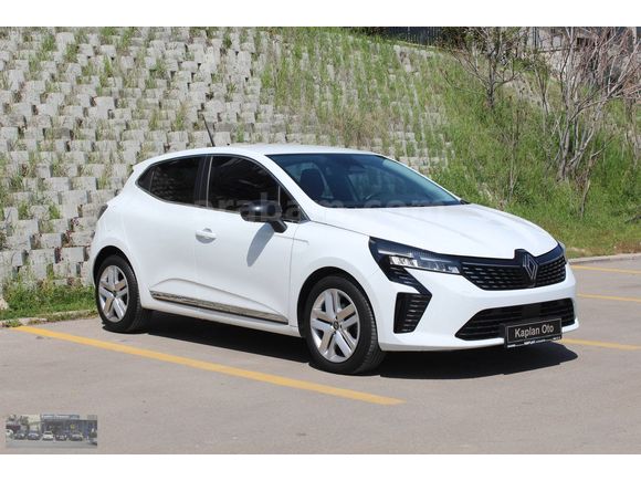 HATASIZ BOYASIZ 2024 MODEL CLİO 1.0 TCE EVOLUTİON OTOMATİK