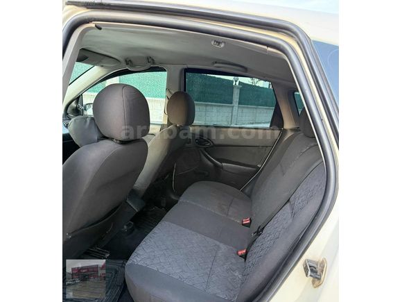 MERTLER OTO'DAN 2001 MODEL TEMİZ FORD FOCUS