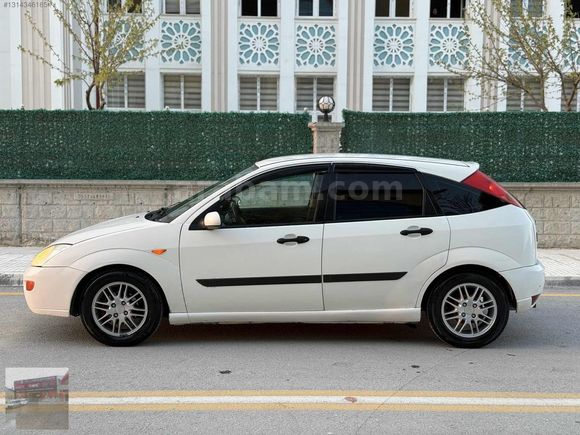 MERTLER OTO'DAN 2001 MODEL TEMİZ FORD FOCUS