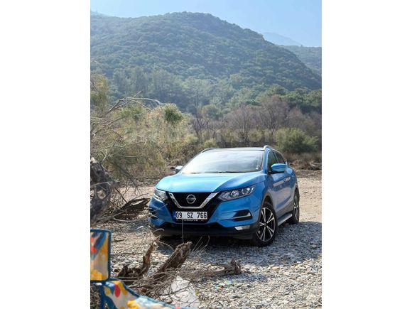 Sahibinden Nissan Qashqai 1.3 DIG-T Sky Pack Plus 2021 Model 