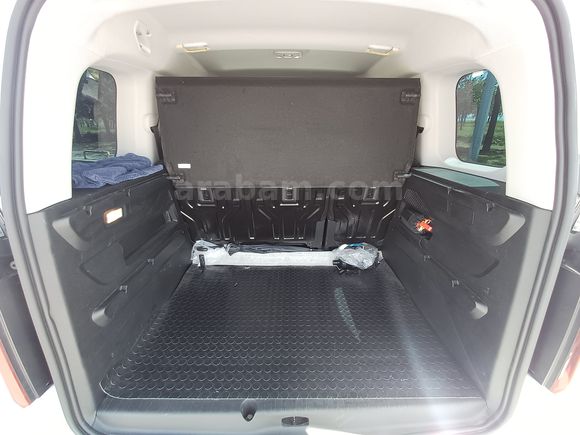 Sahibinden Opel Combo 1.5 CDTI Essential 2025 Model 