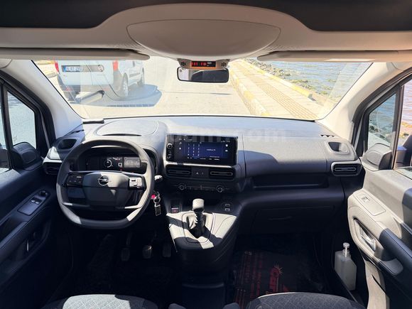 Sahibinden Opel Combo 1.5 CDTI Essential 2025 Model 