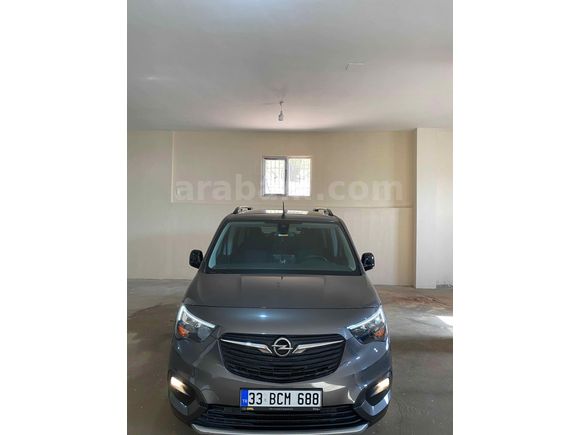 Sahibinden sıfır ayarında en fulu CAM TAVANLI   Opel Combo 1.5 CDTI Ultimate 2023 Model 