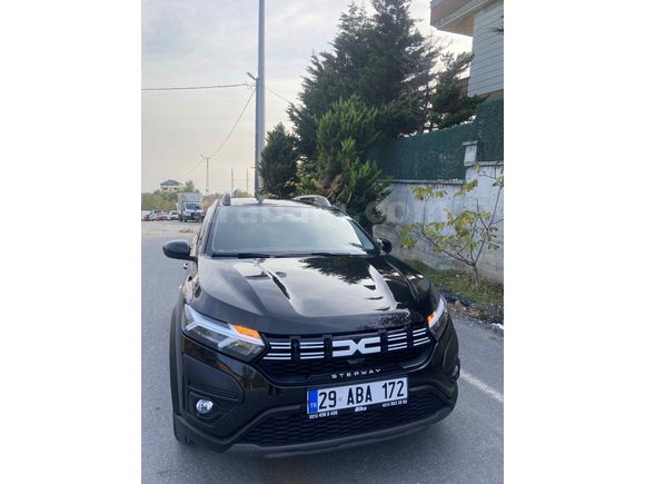 Sahibinden Dacia Sandero Stepway 1.0 Tce Expression 2024 Model  13.000 km Siyah