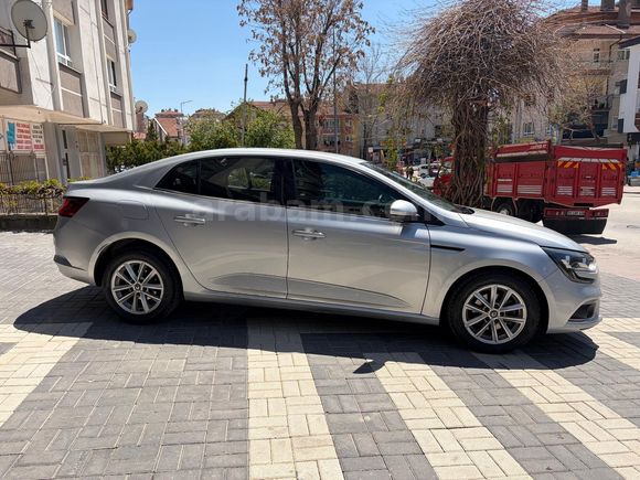 AVVA'DAN 2020 RENAULT MEGANE 4 TOUCH 1.5 BLUEDCİ %20 KDV'Lİ!!!