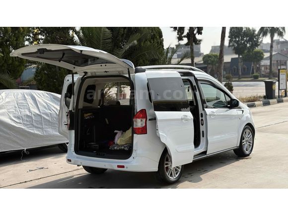 Sahibinden Ford Tourneo Courier 1.6 TDCi Titanium 2017 Model 