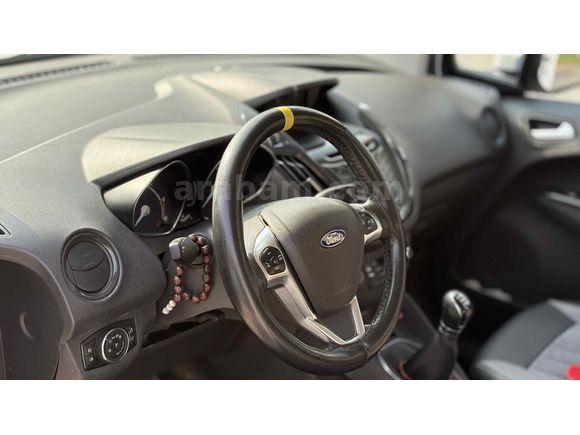 Sahibinden Ford Tourneo Courier 1.6 TDCi Titanium 2017 Model 