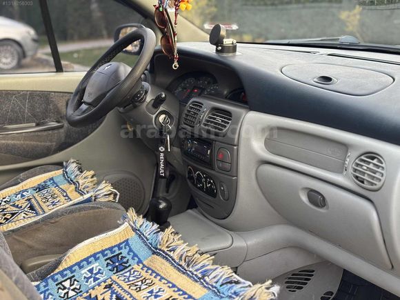 EFENDİ'DEN OTOMATİK RENAULT SCENİC 1.6 AİLE ARACI