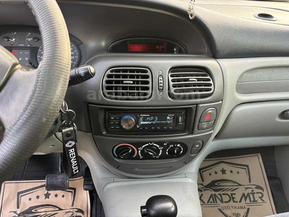 EFENDİ'DEN OTOMATİK RENAULT SCENİC 1.6 AİLE ARACI