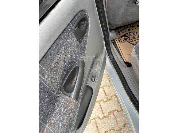 EFENDİ'DEN OTOMATİK RENAULT SCENİC 1.6 AİLE ARACI