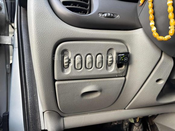 EFENDİ'DEN OTOMATİK RENAULT SCENİC 1.6 AİLE ARACI
