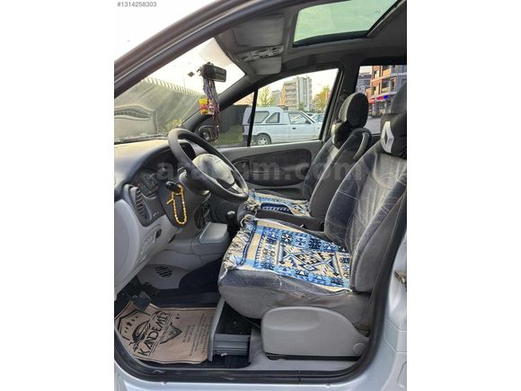 EFENDİ'DEN OTOMATİK RENAULT SCENİC 1.6 AİLE ARACI