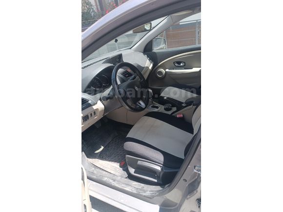 Sahibinden Renault Megane 1.5 dCi Expression 2011 OTOMATİK VİTESModel