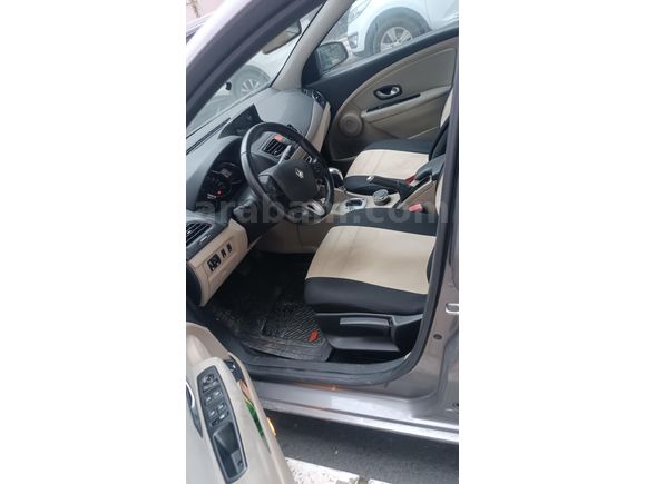 Sahibinden Renault Megane 1.5 dCi Expression 2011 OTOMATİK VİTESModel