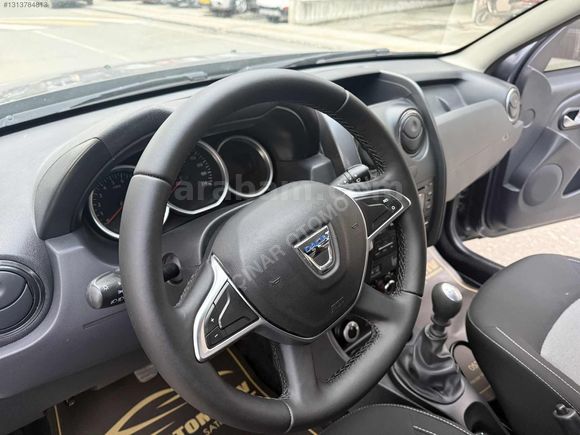 2017 DUSTER 4X4 LAUREATE LOOK