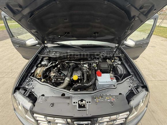 2017 DUSTER 4X4 LAUREATE LOOK