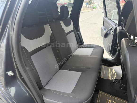 2017 DUSTER 4X4 LAUREATE LOOK