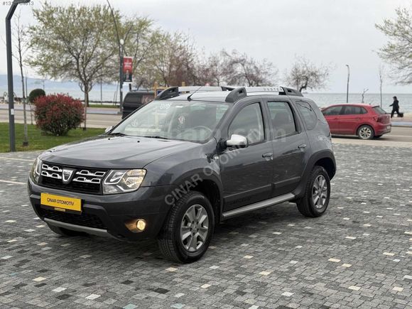2017 DUSTER 4X4 LAUREATE LOOK
