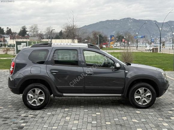 2017 DUSTER 4X4 LAUREATE LOOK