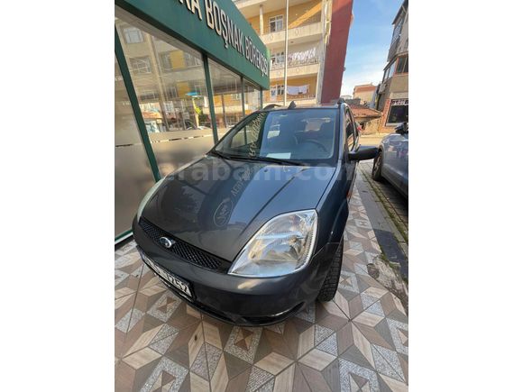 otomatik Ford Fiesta 1.4 Comfort 2004 Model  225 km füme
