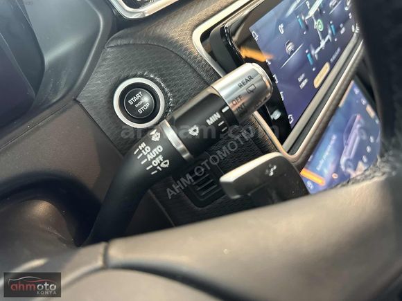 BOYASIZ 2022 MODEL RANGE ROVER VELAR 2.0 TD4 HSE CAM TAVAN