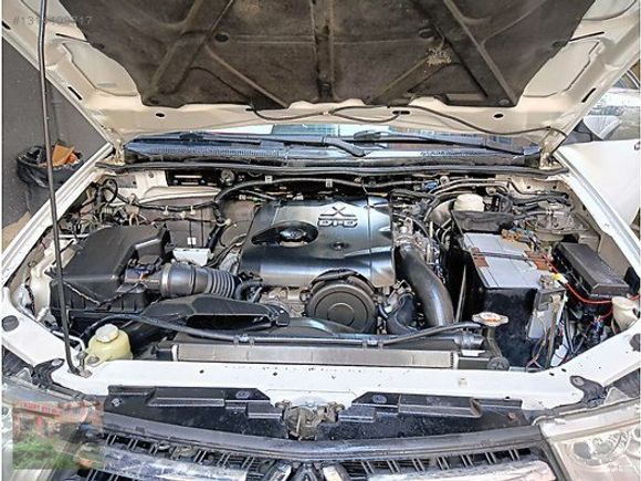 2015 FULL BAKIMLI 4X2 L-200