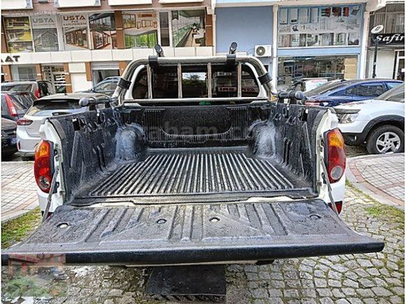 2015 FULL BAKIMLI 4X2 L-200