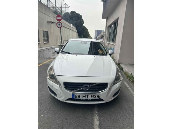 Sahibinden Volvo S60 2.0 D Premium 2012 Model  261.000 km Beyaz