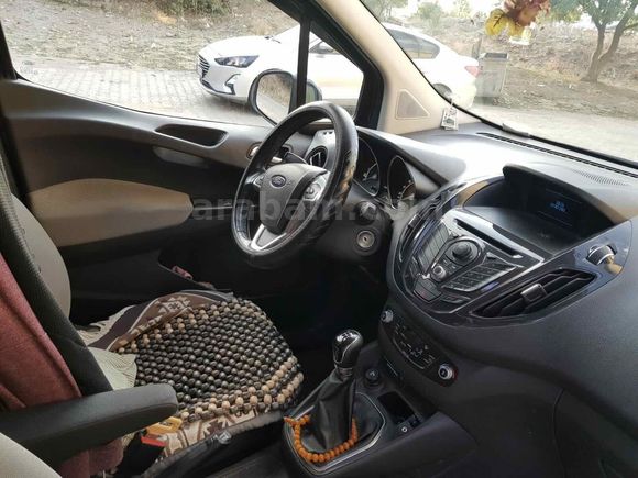 2014 Ford 1.6 Titanium  111 bin km de