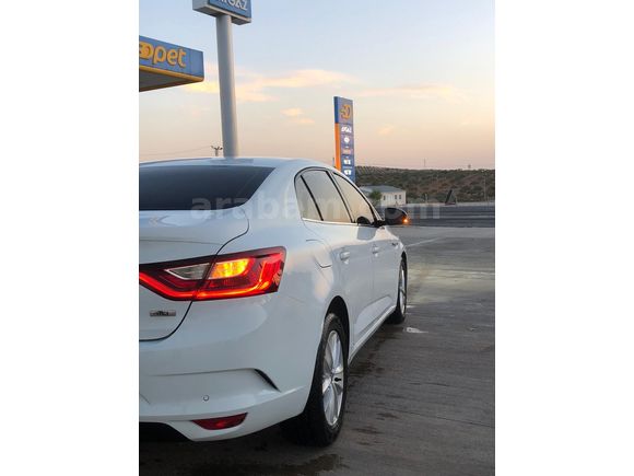 Sahibinden Renault Megane 1.5 dCi Touch 2018 Model  178.000 km Beyaz