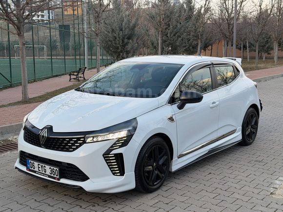 2024 CLİO 1.0 TCE X-TRONİC EVOLUTİON GSR2  HATASIZ BOYASİZ TRAMERSİZ  22.000 KM TAKAS OLABİLİR