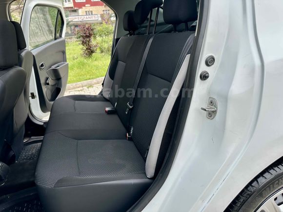 ELÇİ OTOMOTİVDEN HATASIZ 2014 MODEL 148 BİN KM MULTİMEDİA EKRAN