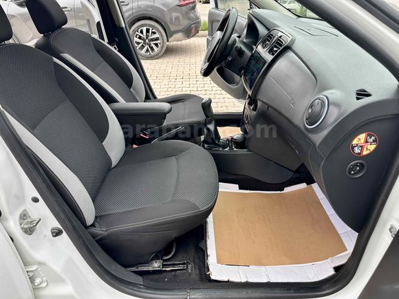 ELÇİ OTOMOTİVDEN HATASIZ 2014 MODEL 148 BİN KM MULTİMEDİA EKRAN