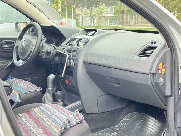 Sahibinden Renault Megane 1.6 Authentique 2005 Model 