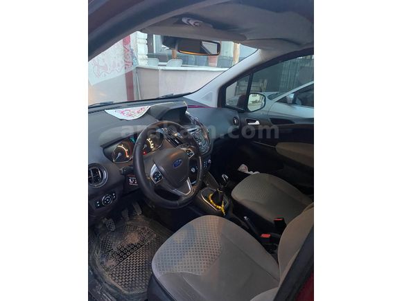 Sahibinden Ford Tourneo Courier 1.6 TDCi Titanium Plus 2015 Model
