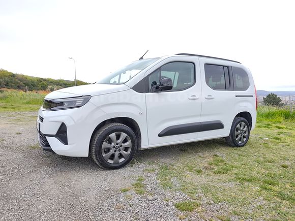 %20 FATURALI Sahibinden Opel Combo 1.5 CDTI Edition 2024 Model 