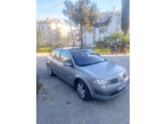 Sahibinden Renault Megane 1.5 dCi Dynamique 2004 Model  290.000 km Gri