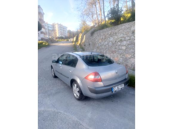 Sahibinden Renault Megane 1.5 dCi Dynamique 2004 Model  290.000 km Gri