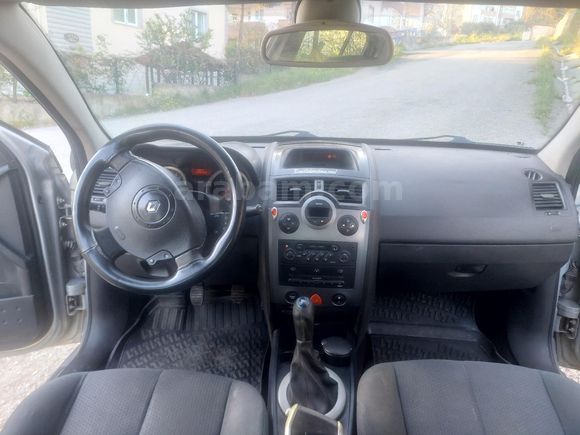 Sahibinden Renault Megane 1.5 dCi Dynamique 2004 Model  290.000 km Gri
