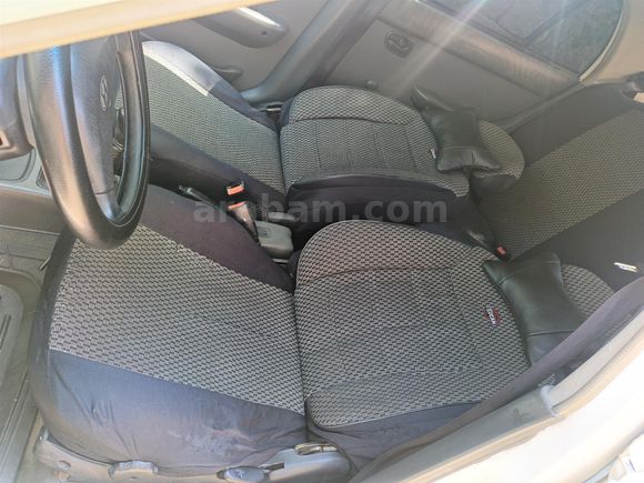 Beyaz Accent 1.5 GLS 98 Model Bakımlı
