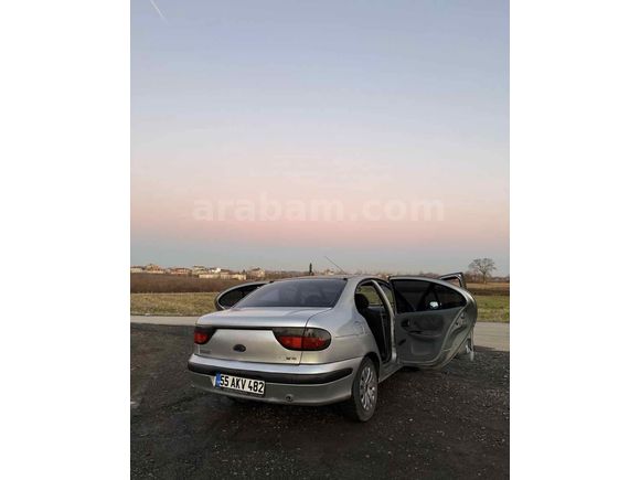 Sahibinden Renault Megane 1.6 RTE 1999 Model 