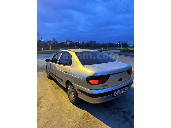 Sahibinden Renault Megane 1.6 RTE 1999 Model 