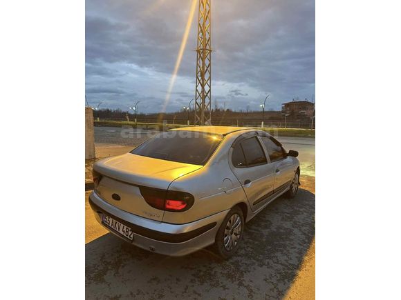 Sahibinden Renault Megane 1.6 RTE 1999 Model 