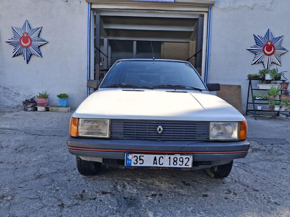 Sahibinden Renault R 9 1.4 Broadway GTE 1993 Model