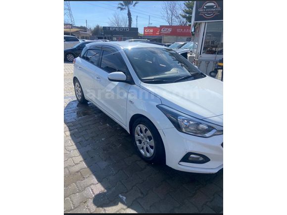 Sahibinden Hyundai i20 1.4 CRDi Jump 2018 Model  160.000 km Beyaz