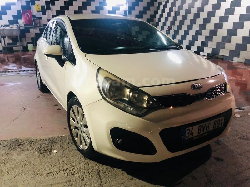 Sahibinden Kia Rio 1.25 CVVT Fancy 2012 Model İstanbul 190.000 km Beyaz
