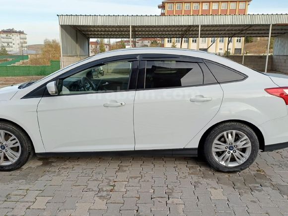 Sahibinden Ford Focus 1.6 Ti-VCT Style 2013 Model